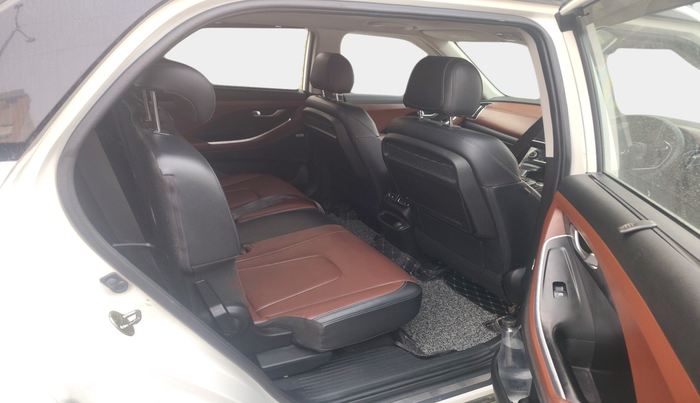 2022 Hyundai ALCAZAR PLATINUM(O) 7STR 1.5 AT, Diesel, Automatic, 1,02,745 km, interior