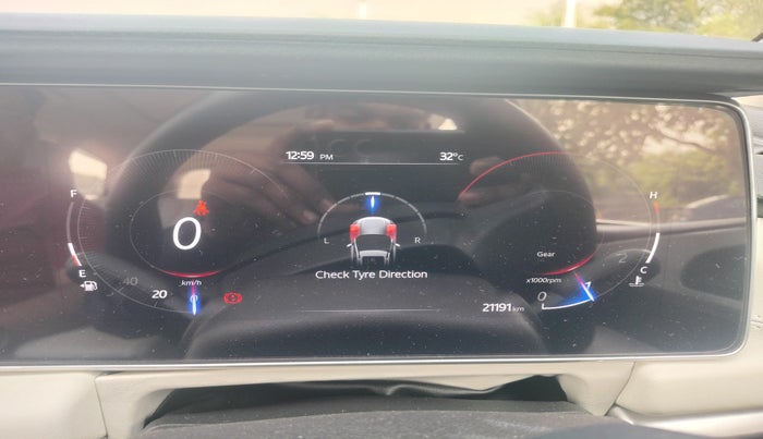 2023 Mahindra XUV700 AX 5 D MT 5 STR, Diesel, Manual, 21,191 km, interior