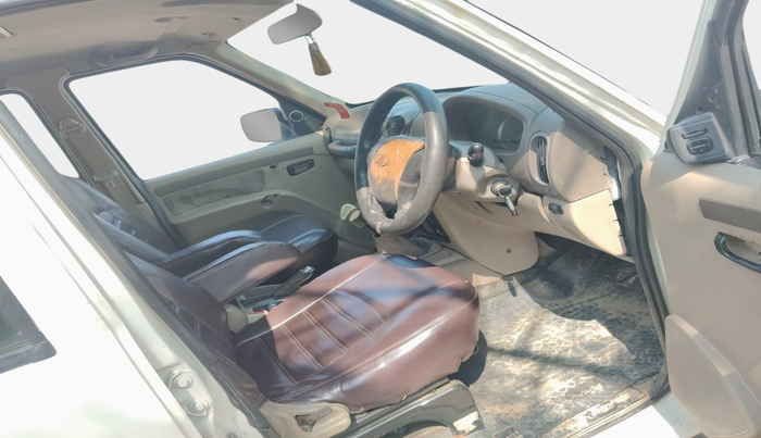 2014 Mahindra Scorpio SLE, Diesel, Manual, 2,54,890 km, interior