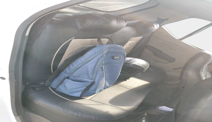 2013 Hyundai i10 ERA 1.1, Petrol, Manual, 1,01,377 km, interior