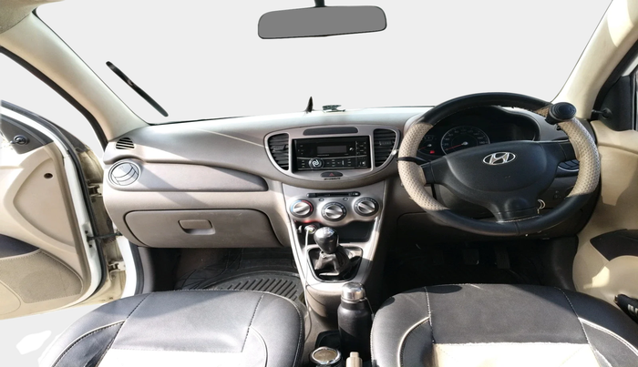 2013 Hyundai i10 ERA 1.1, Petrol, Manual, 1,01,377 km, interior