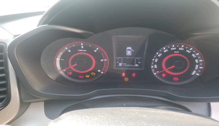 2019 Mahindra XUV300 W8 (O) 1.5 DIESEL, Diesel, Manual, 1,30,466 km, interior