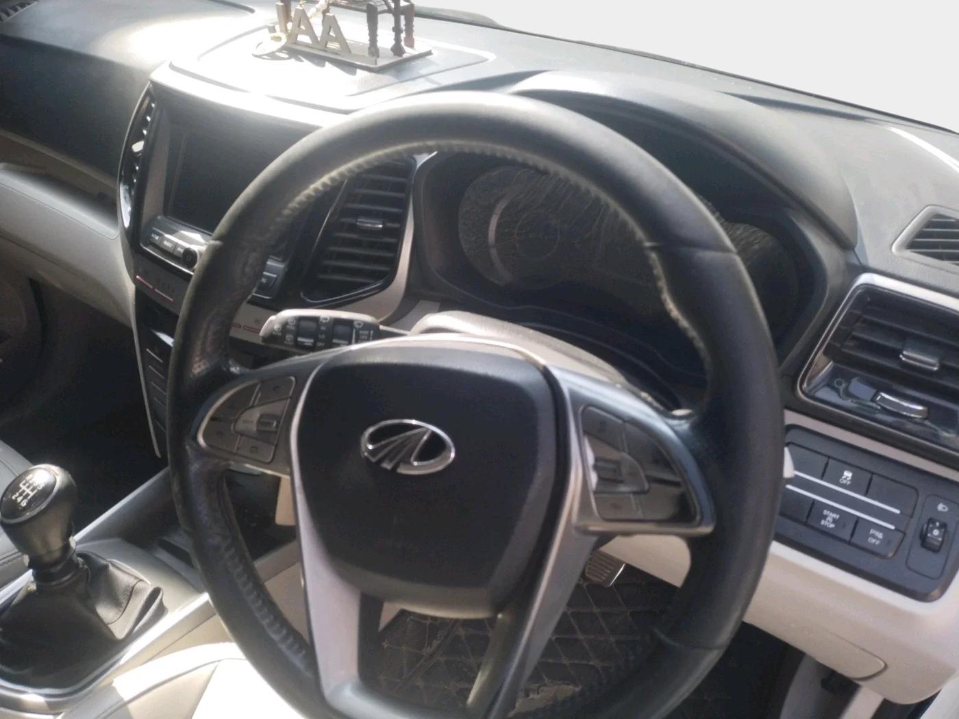 2019 Mahindra XUV300 W8 (O) 1.5 DIESEL, Diesel, Manual, 1,30,466 km, interior