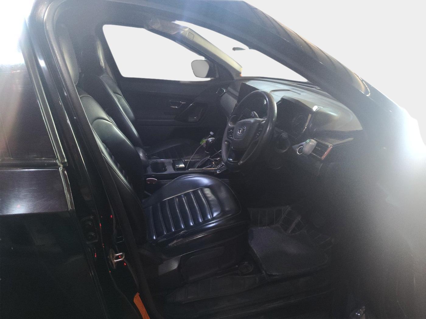 2022 Tata Safari XTA PLUS, Diesel, Automatic, 93,308 km, interior