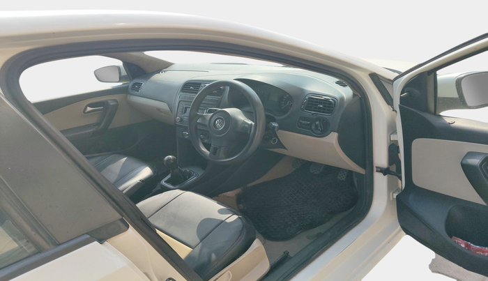 2013 Volkswagen Polo TRENDLINE 1.2L PETROL, Petrol, Manual, 1,10,965 km, interior