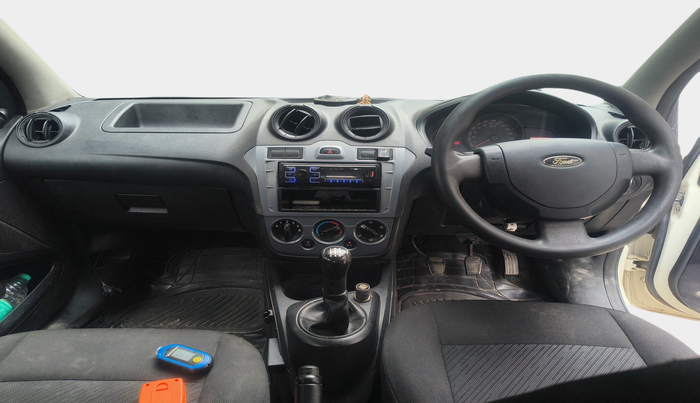 2014 Ford Figo LXI 1.2 PETROL, Petrol, Manual, 1,31,035 km, interior