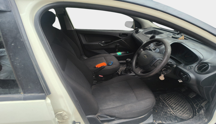 2014 Ford Figo LXI 1.2 PETROL, Petrol, Manual, 1,31,035 km, interior