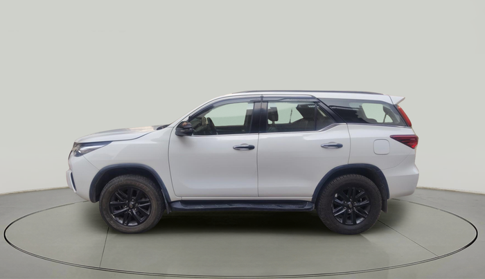 2018 Toyota Fortuner 2.8 4X4 AT, Diesel, Automatic, 1,40,529 km, exterior