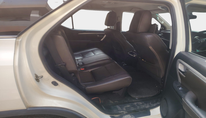 2018 Toyota Fortuner 2.8 4X4 AT, Diesel, Automatic, 1,40,529 km, interior
