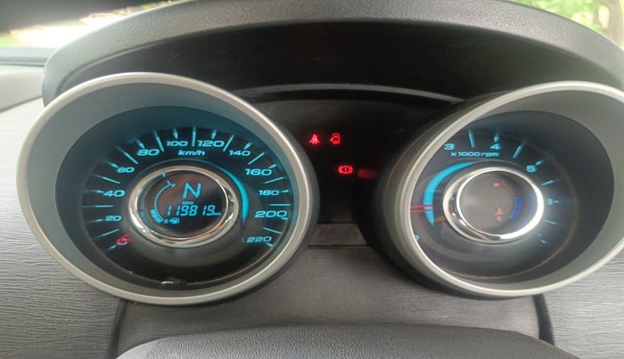 2016 Mahindra XUV500 W6, Diesel, Manual, 1,19,819 km, interior