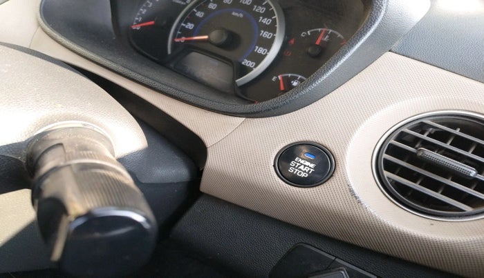 2014 Hyundai Grand i10 SPORTZ 1.2 KAPPA VTVT, Petrol, Manual, 1,31,107 km, interior