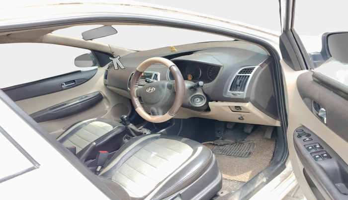2013 Hyundai i20 MAGNA (O) 1.2, Petrol, Manual, 1,58,787 km, interior