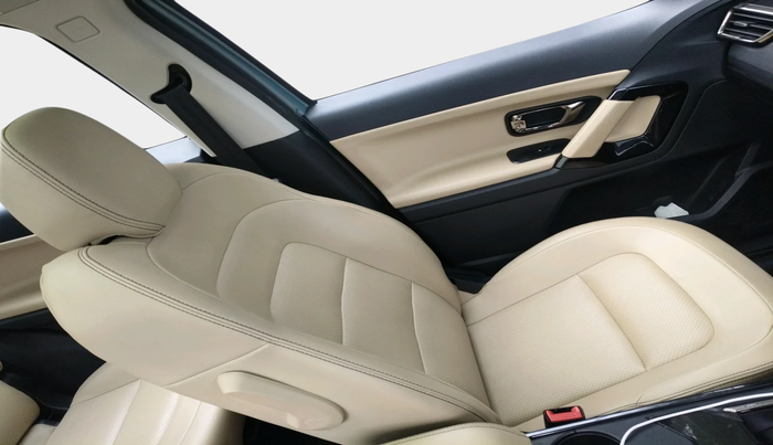 2021 Tata Safari XZA PLUS, Diesel, Automatic, 77,577 km, interior