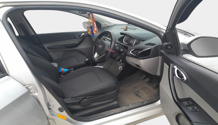 2016 Tata Tiago XZ PETROL, Petrol, Manual, 74,442 km, interior