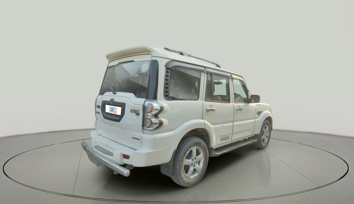2016 Mahindra Scorpio S6 PLUS 1.99 INTELLI-HYBRID, Diesel, Manual, 92,400 km, exterior