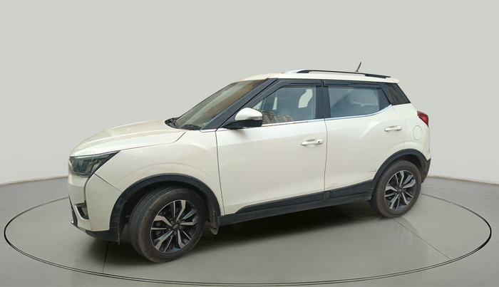 2019 Mahindra XUV300 W8 (O) 1.5 DIESEL AMT, Diesel, Automatic, 1,14,070 km, exterior