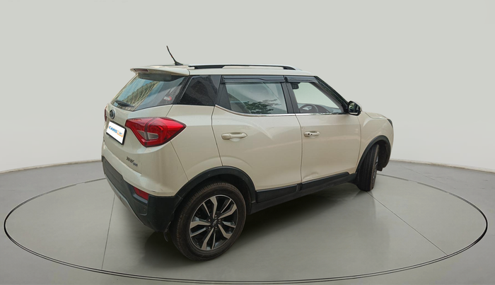 2019 Mahindra XUV300 W8 (O) 1.5 DIESEL AMT, Diesel, Automatic, 1,14,070 km, exterior