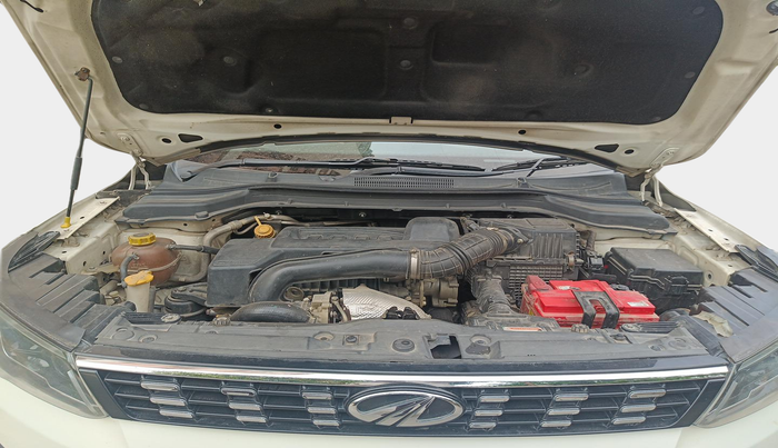 2019 Mahindra XUV300 W8 (O) 1.5 DIESEL AMT, Diesel, Automatic, 1,14,070 km, exterior
