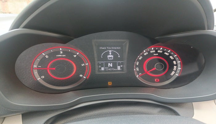 2019 Mahindra XUV300 W8 (O) 1.5 DIESEL AMT, Diesel, Automatic, 1,14,070 km, interior