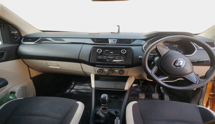 2019 Renault TRIBER RXL MT, Petrol, Manual, 94,641 km, interior