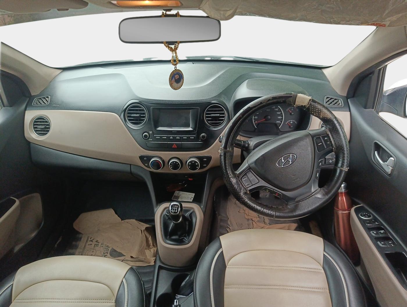 2017 Hyundai Grand i10 SPORTZ 1.2 KAPPA VTVT, Petrol, Manual, 1,49,859 km, interior