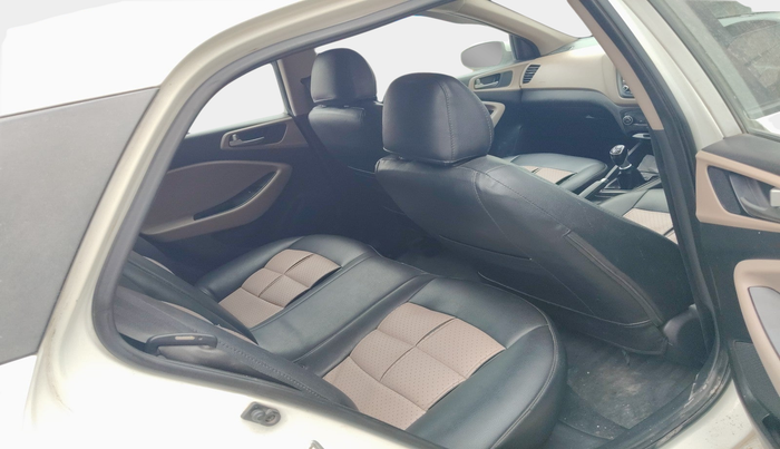 2015 Hyundai Elite i20 ASTA 1.4 CRDI, Diesel, Manual, 1,13,329 km, interior