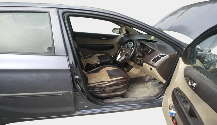 2011 Hyundai i20 ASTA 1.2, Petrol, Manual, 1,32,736 km, interior