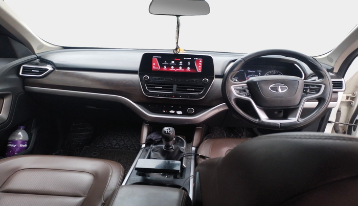 2019 Tata Harrier XZ 2.0L, Diesel, Manual, 2,15,009 km, interior