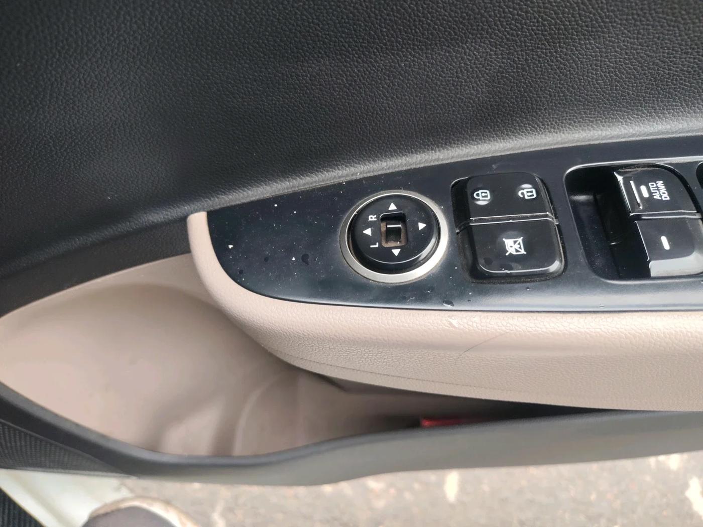 2019 Hyundai Grand i10 MAGNA 1.2 KAPPA VTVT, CNG, Manual, 98,211 km, interior