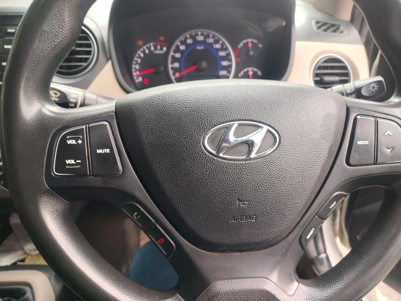 2019 Hyundai Grand i10 MAGNA 1.2 KAPPA VTVT, CNG, Manual, 98,211 km, interior