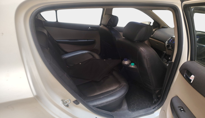 2012 Hyundai i20 MAGNA 1.2, Petrol, Manual, 1,29,712 km, interior