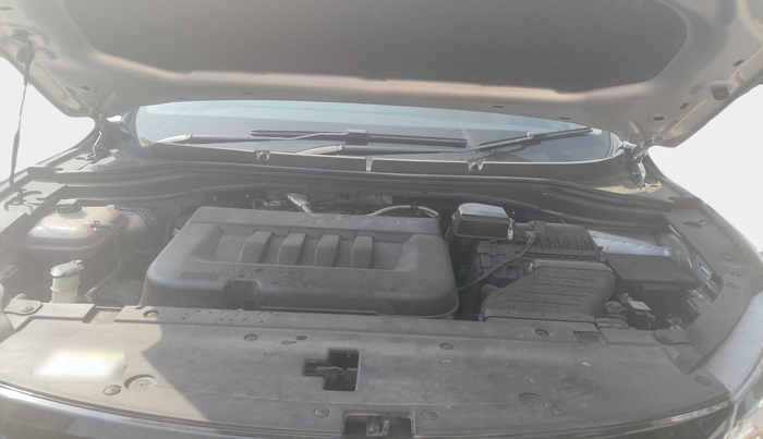 2022 Mahindra XUV700 AX 7 LUXURY D AWD AT 7 STR, Diesel, Automatic, 9,911 km, exterior