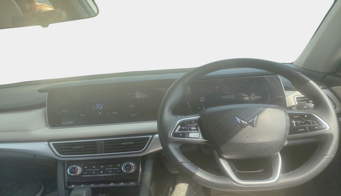 2022 Mahindra XUV700 AX 7 LUXURY D AWD AT 7 STR, Diesel, Automatic, 9,911 km, interior