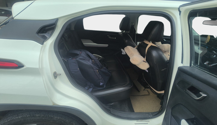 2022 Tata PUNCH CREATIVE  MT, Petrol, Manual, 1,38,103 km, interior