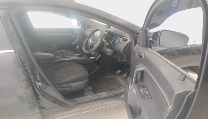 2023 Renault Kiger RXT (O) MT, Petrol, Manual, 54,148 km, interior