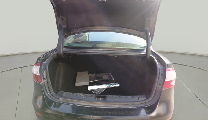 2011 Renault Fluence 2.0 E4 AT, Petrol, Automatic, 67,653 km, exterior