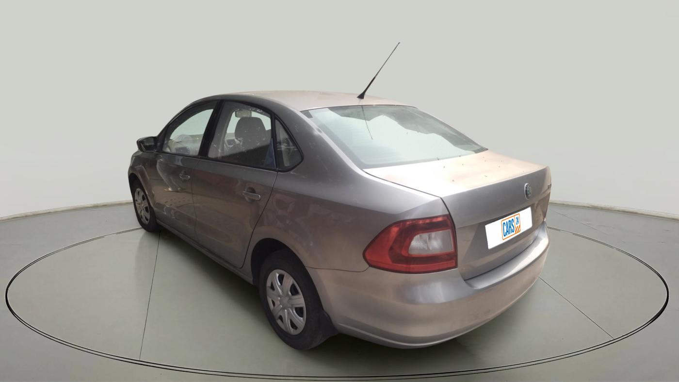 2011 Skoda Rapid AMBITION 1.6 MPI MT, Petrol, Manual, 73,618 km, exterior