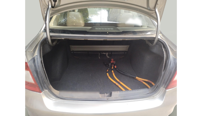 2011 Skoda Rapid AMBITION 1.6 MPI MT, Petrol, Manual, 73,618 km, exterior