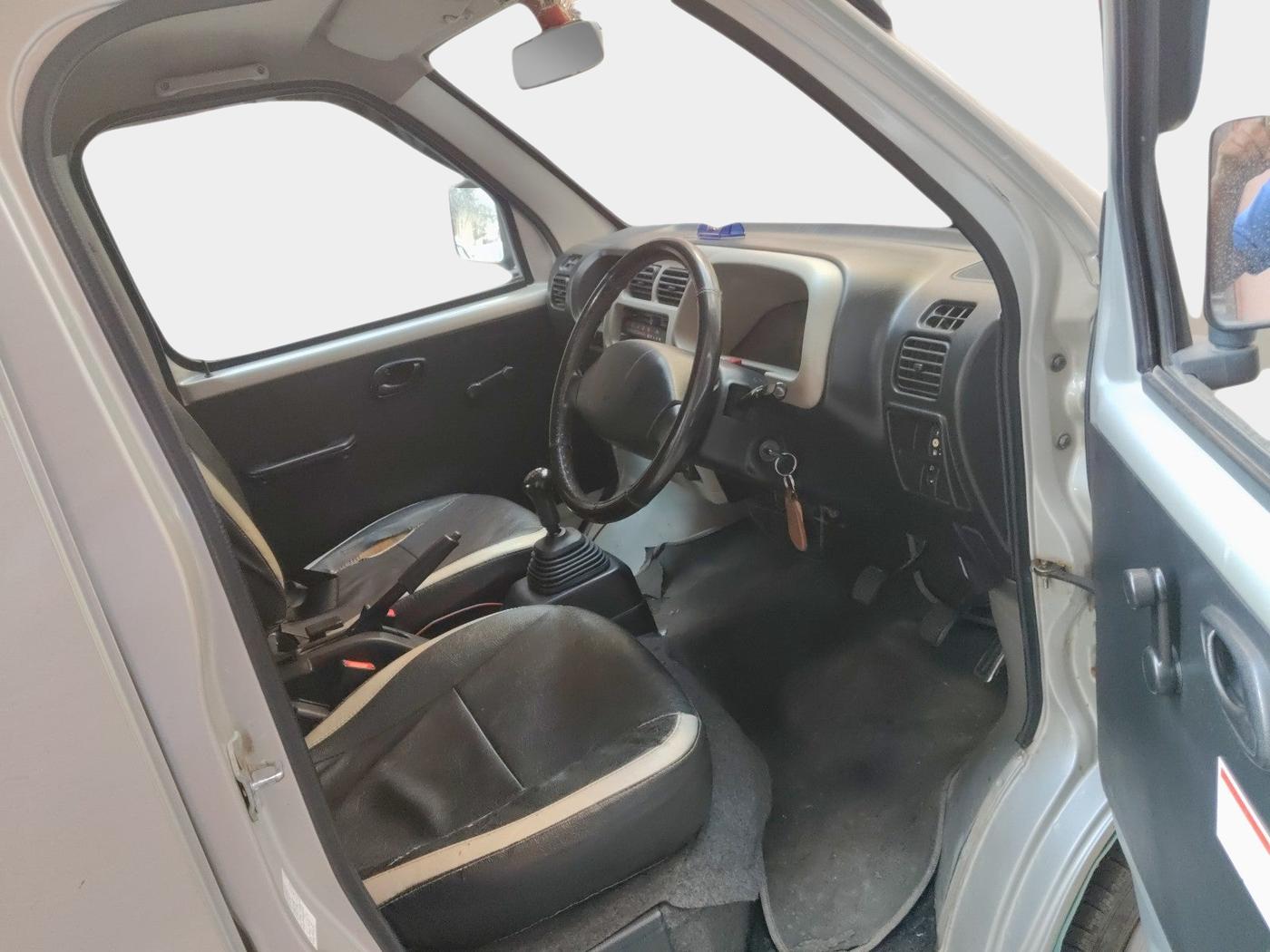 2017 Maruti Eeco 5 STR WITH A/C+HTR CNG, Petrol, Manual, 84,883 km, interior