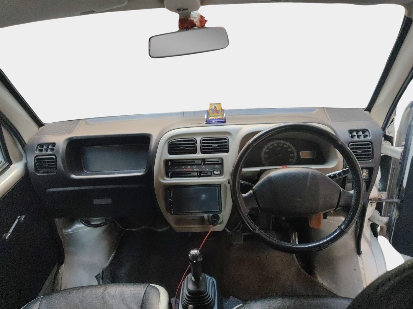 2017 Maruti Eeco 5 STR WITH A/C+HTR CNG, Petrol, Manual, 84,883 km, interior