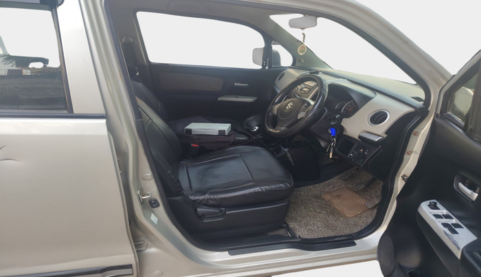 2014 Maruti Wagon R 1.0 VXI, Petrol, Manual, 95,136 km, interior