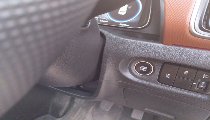 2023 Hyundai ALCAZAR PLATINUM 1.5 TURBO PETROL MT 7STR, Petrol, Manual, 29,747 km, interior