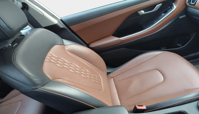 2023 Hyundai ALCAZAR PLATINUM 1.5 TURBO PETROL MT 7STR, Petrol, Manual, 29,747 km, interior