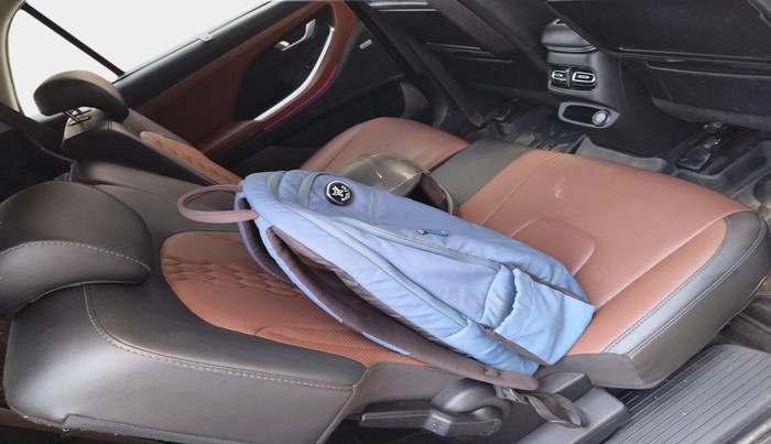 2023 Hyundai ALCAZAR PLATINUM 1.5 TURBO PETROL MT 7STR, Petrol, Manual, 29,747 km, interior