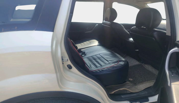 2021 Mahindra XUV500 W7, Diesel, Manual, 1,58,092 km, interior