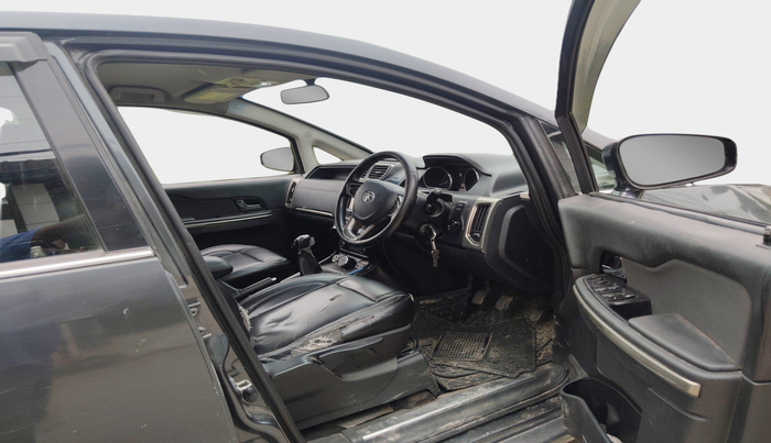 2018 Tata Hexa XM PLUS 4X2 7 STR, Diesel, Manual, 1,50,737 km, interior