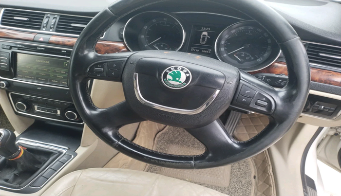 2011 Skoda Superb ELEGANCE 1.8 TSI MT, Petrol, Manual, 47,719 km, interior