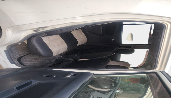2011 Maruti Wagon R 1.0 LXI, Petrol, Manual, 96,204 km, interior