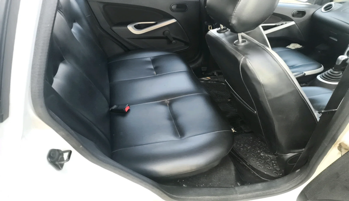 2011 Ford Figo TITANIUM 1.4 DIESEL, Diesel, Manual, 1,38,569 km, interior