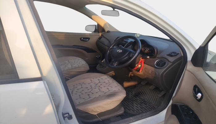 2011 Hyundai i10 MAGNA 1.2, Petrol, Manual, 53,849 km, interior